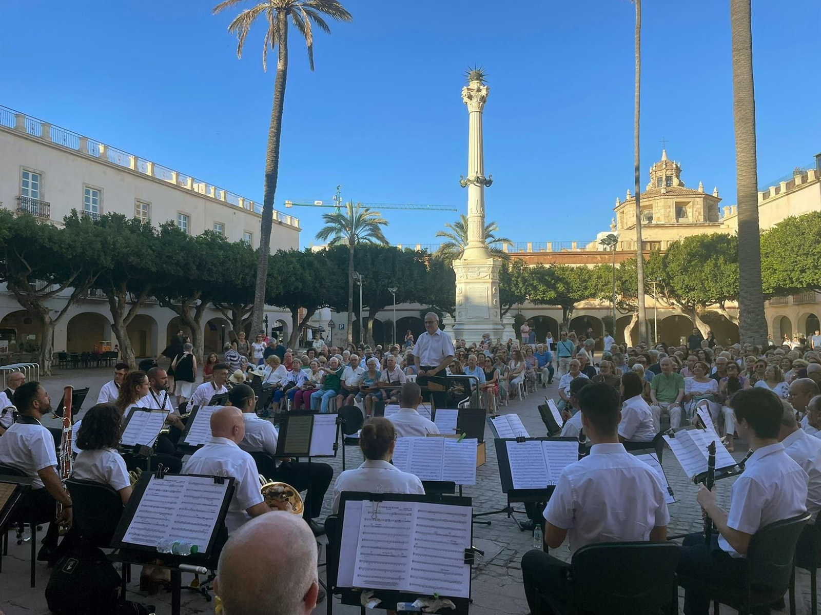 La Banda Municipal durante un concierto en la Plaza de la Constitución.