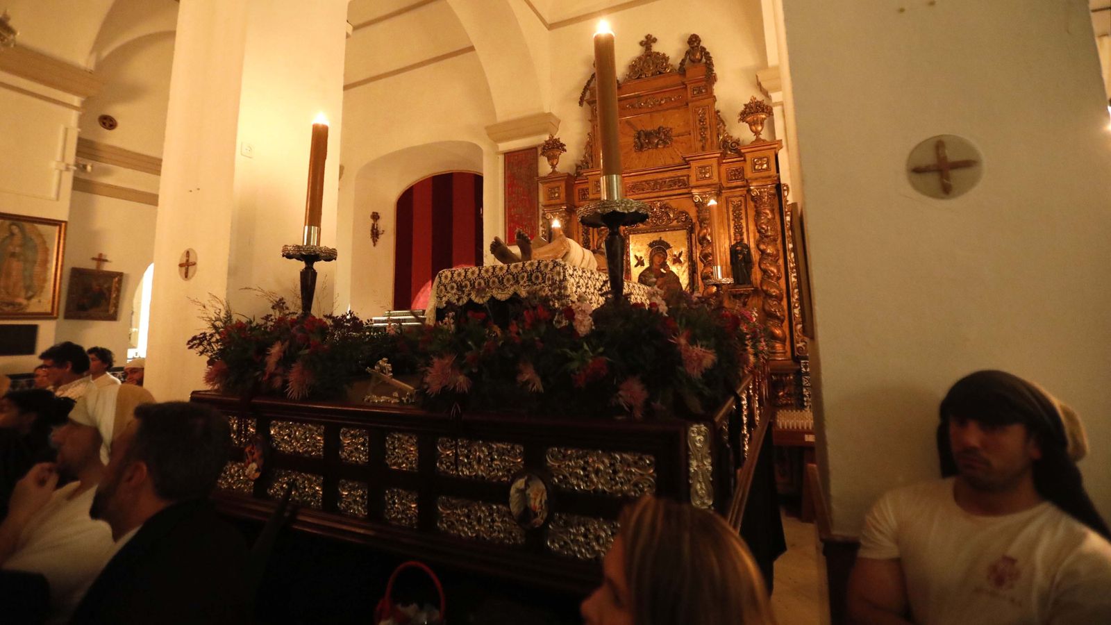 Fotos del Viernes Santo en La Línea: Cristo del Mar y Luz y Esperanza Nuestra, Soledad y Santo Entierro, Cristo del Amor y Misericordia y Amargura.