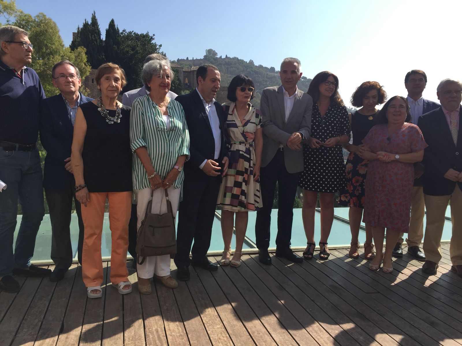 Foto de los colectivos y entidades firmantes del acuerdo del convento de La Trinidad