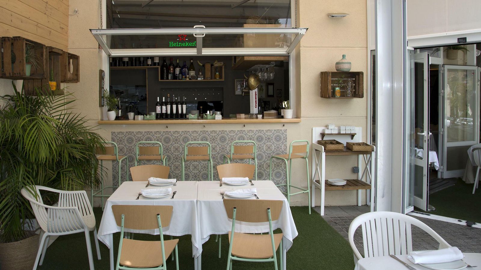 Terraza del restaurante La Vikinga.