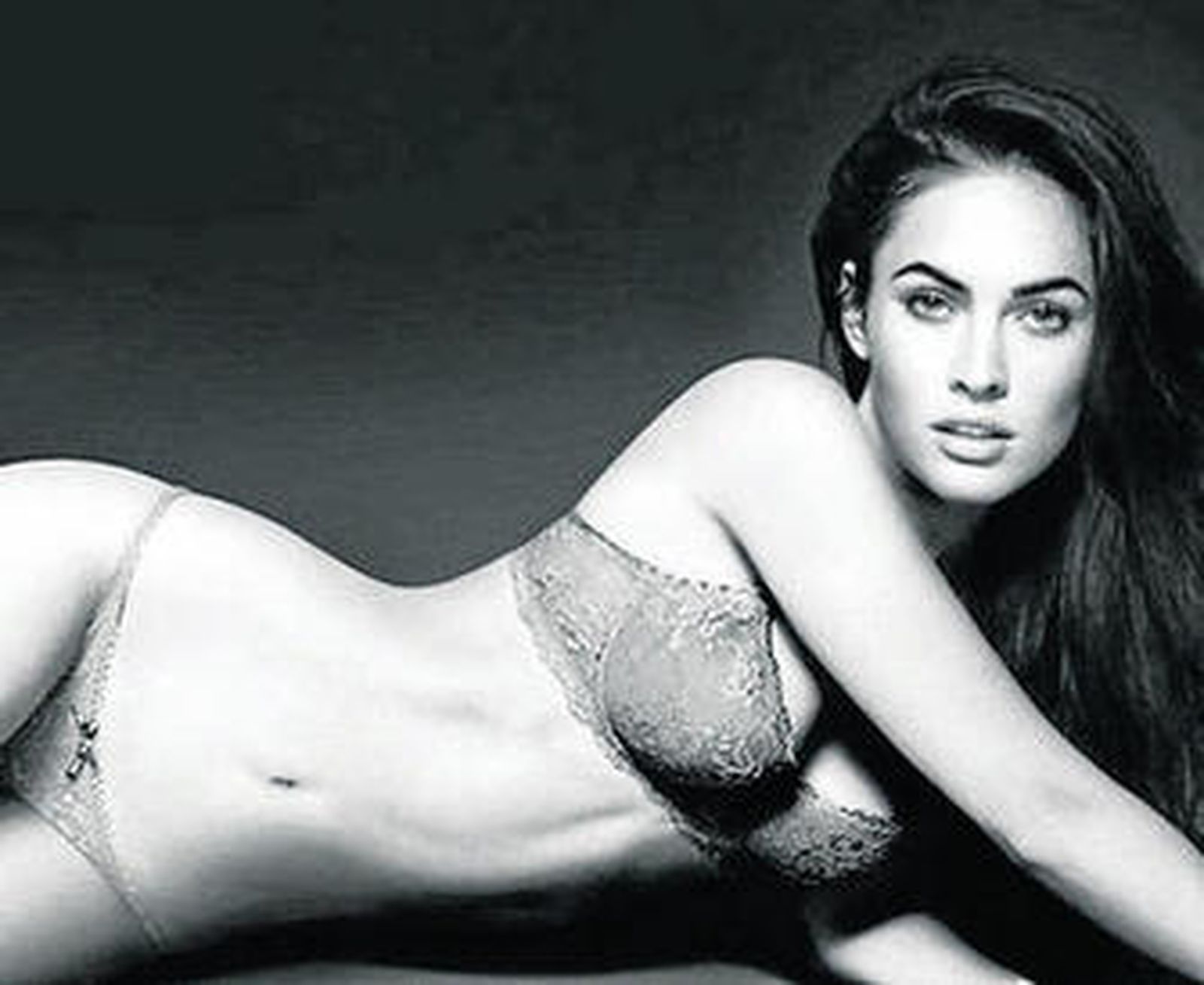 Megan Fox presta su imagen a la firma Armani