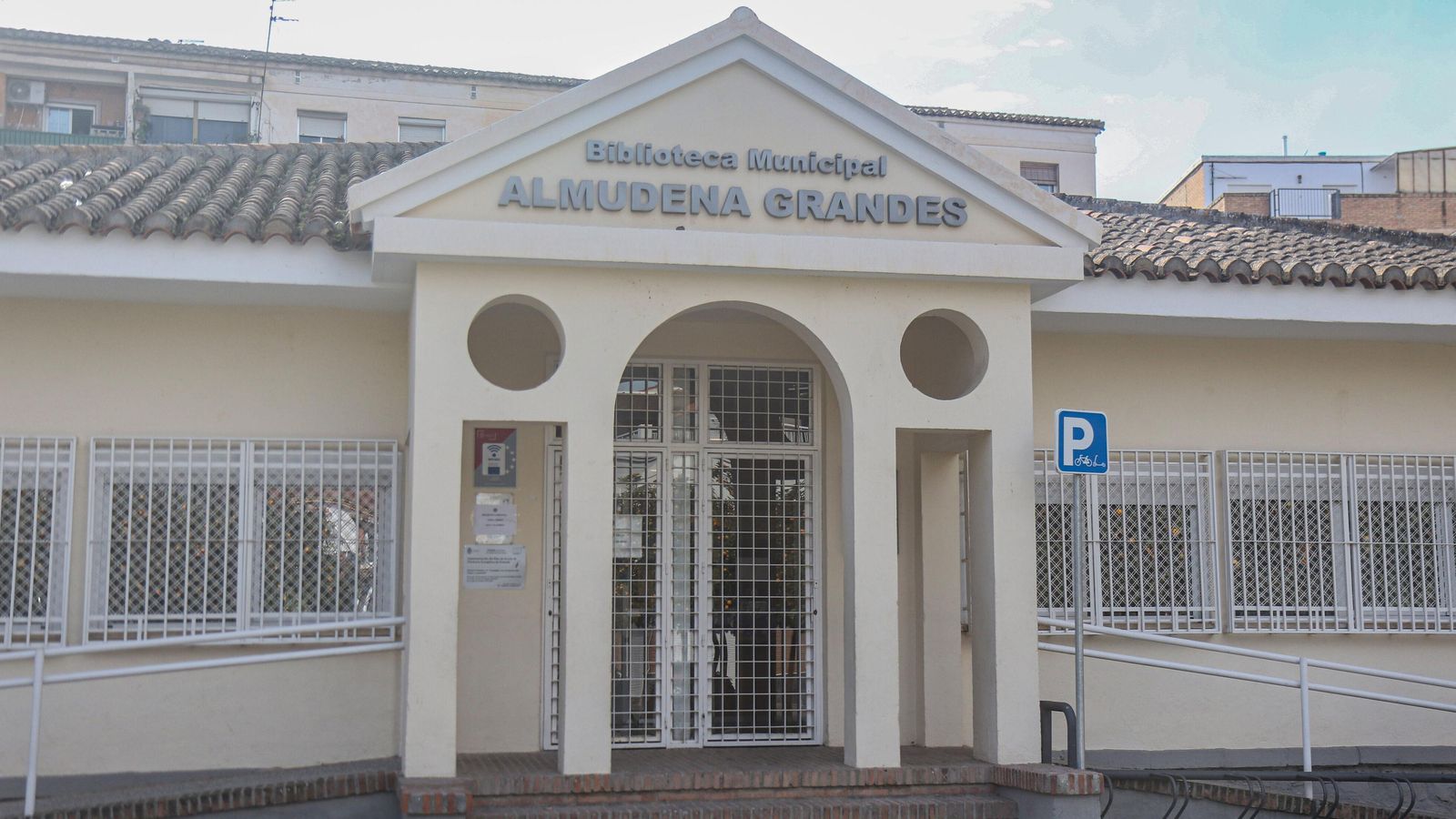 La Biblioteca Municipal Almudena Grandes, antes conocida como la Biblioteca de las Palomas.