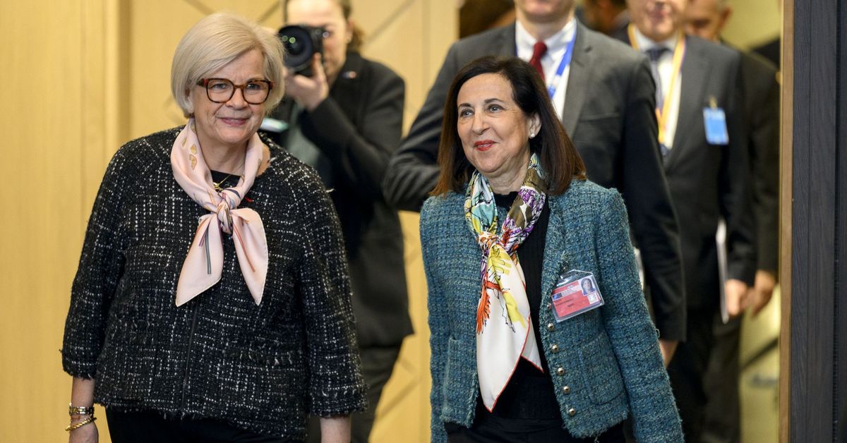 España alcanzó el 2% del gasto en defensa en 2025 tras el examen de la OTAN