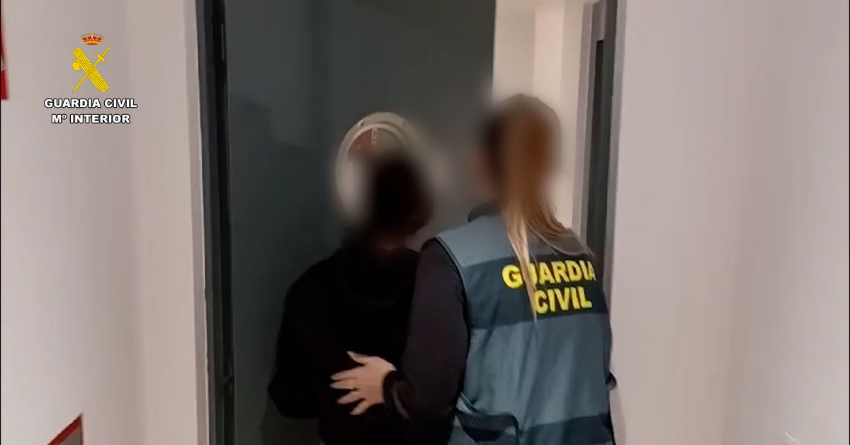 La Guardia Civil detiene a la madre de una niña de 12 años y a su ...