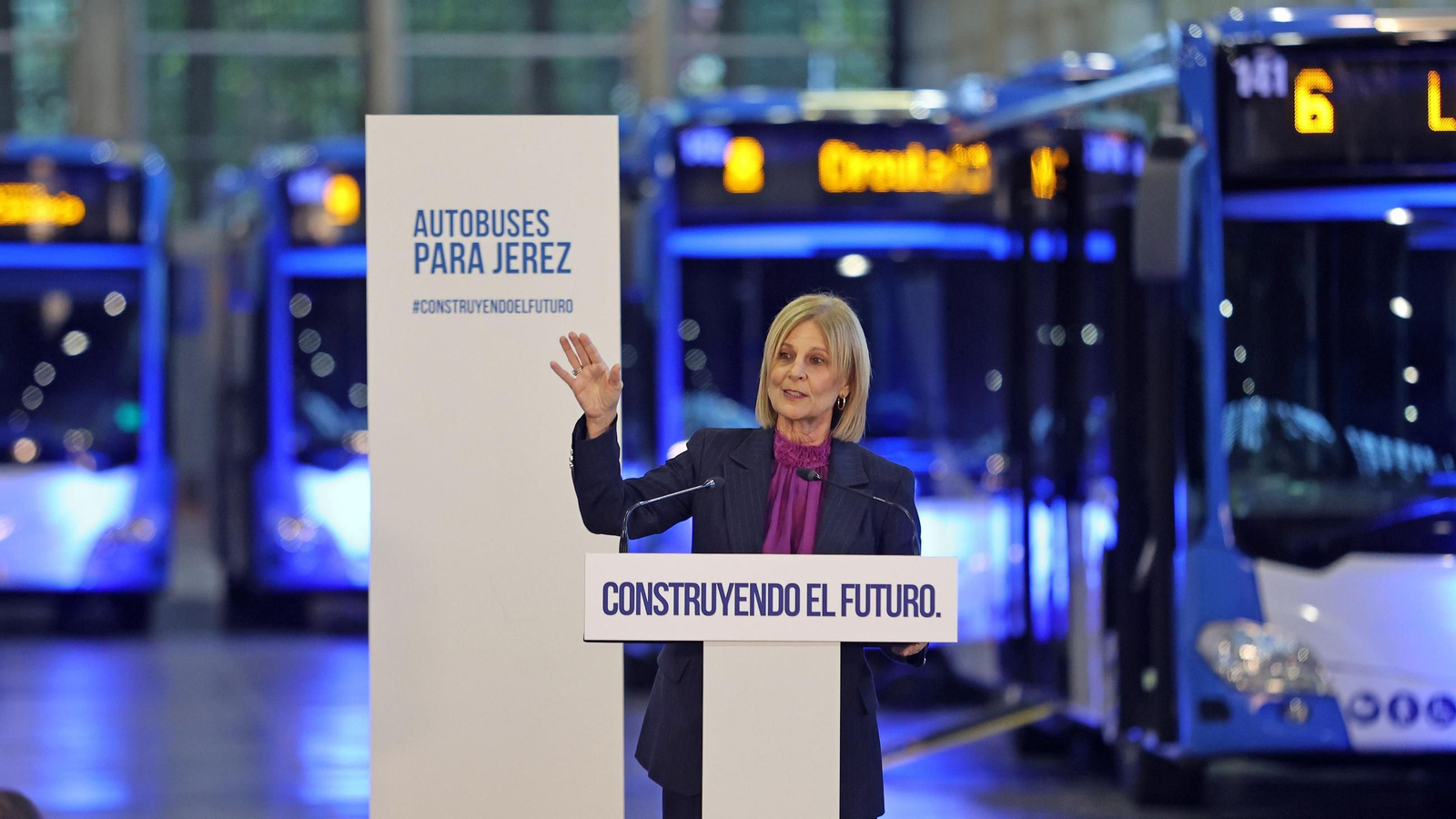 Imágenes de la presentación de los nuevos autobuses urbanos de Jerez