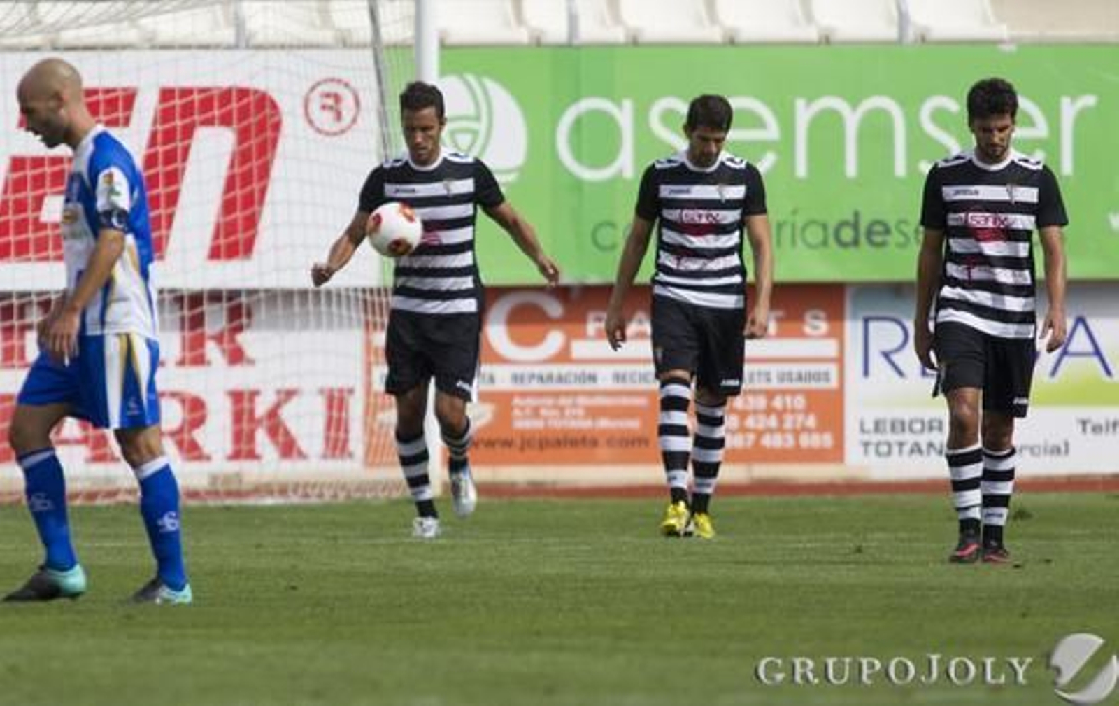 Carrillo es destituido tras la derrota de los azulinos (4-0) en Lorca

Foto: LOF (Pascu Mendez)