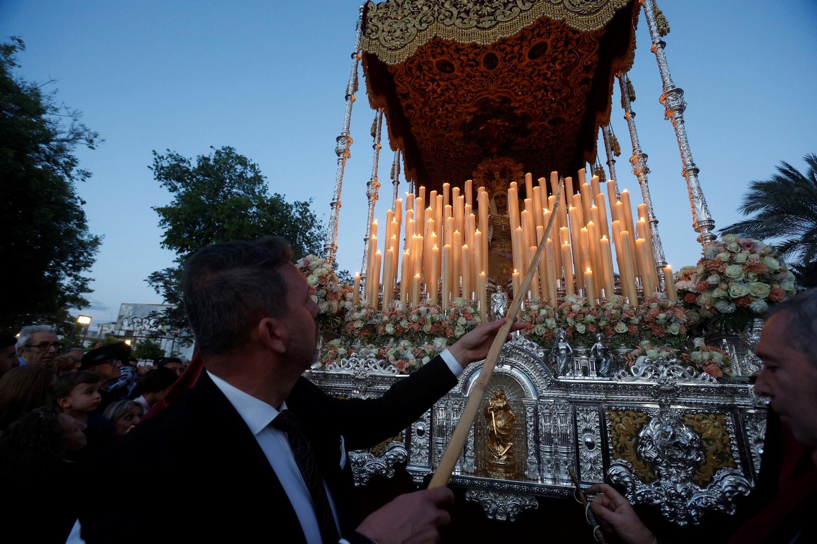 La procesión del Descendimiento en este Viernes Santo de Córdoba, en imágenes