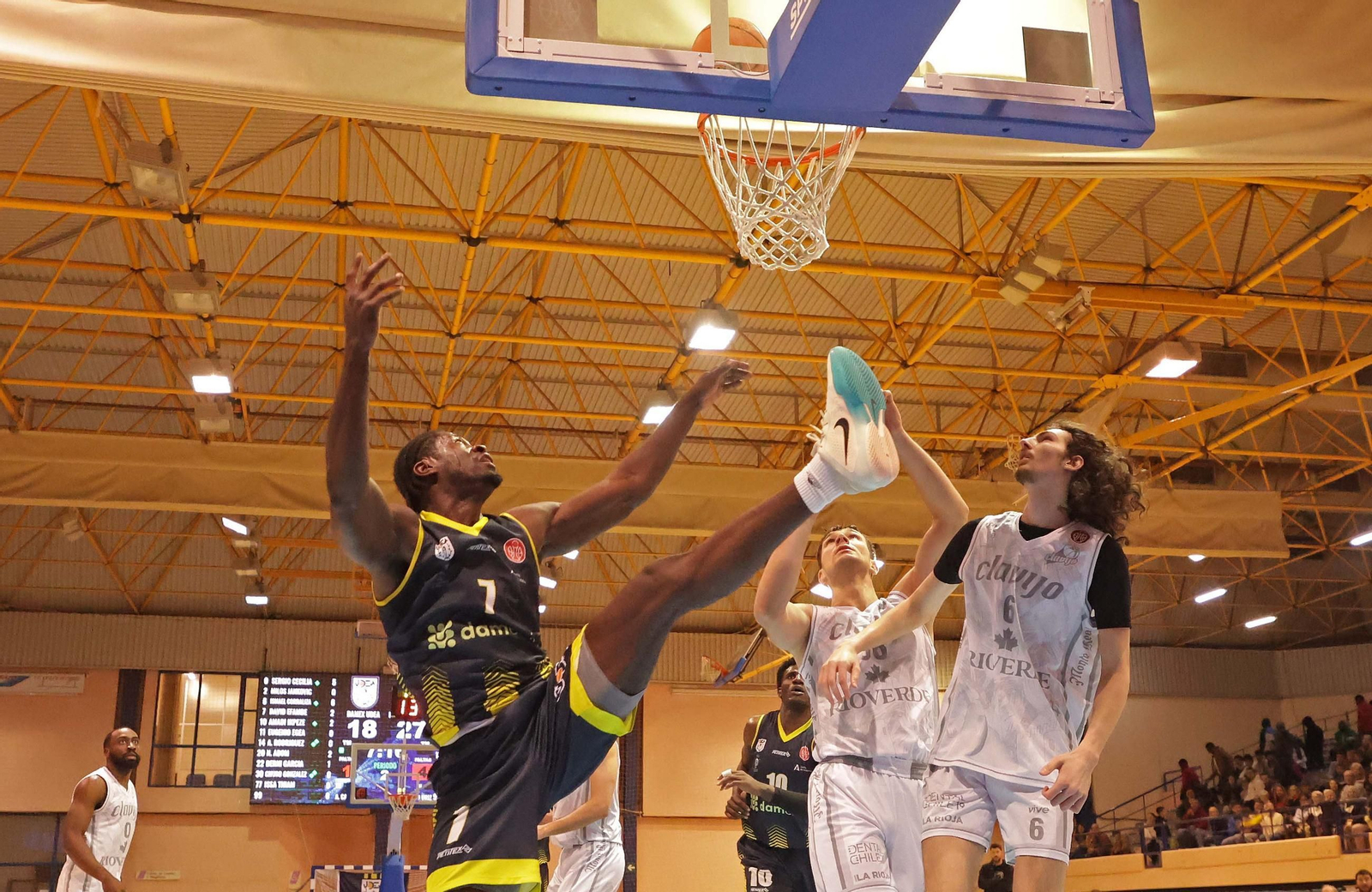 Las fotos de Udea Algeciras - CB Clavijo de la Segunda FEB de baloncesto