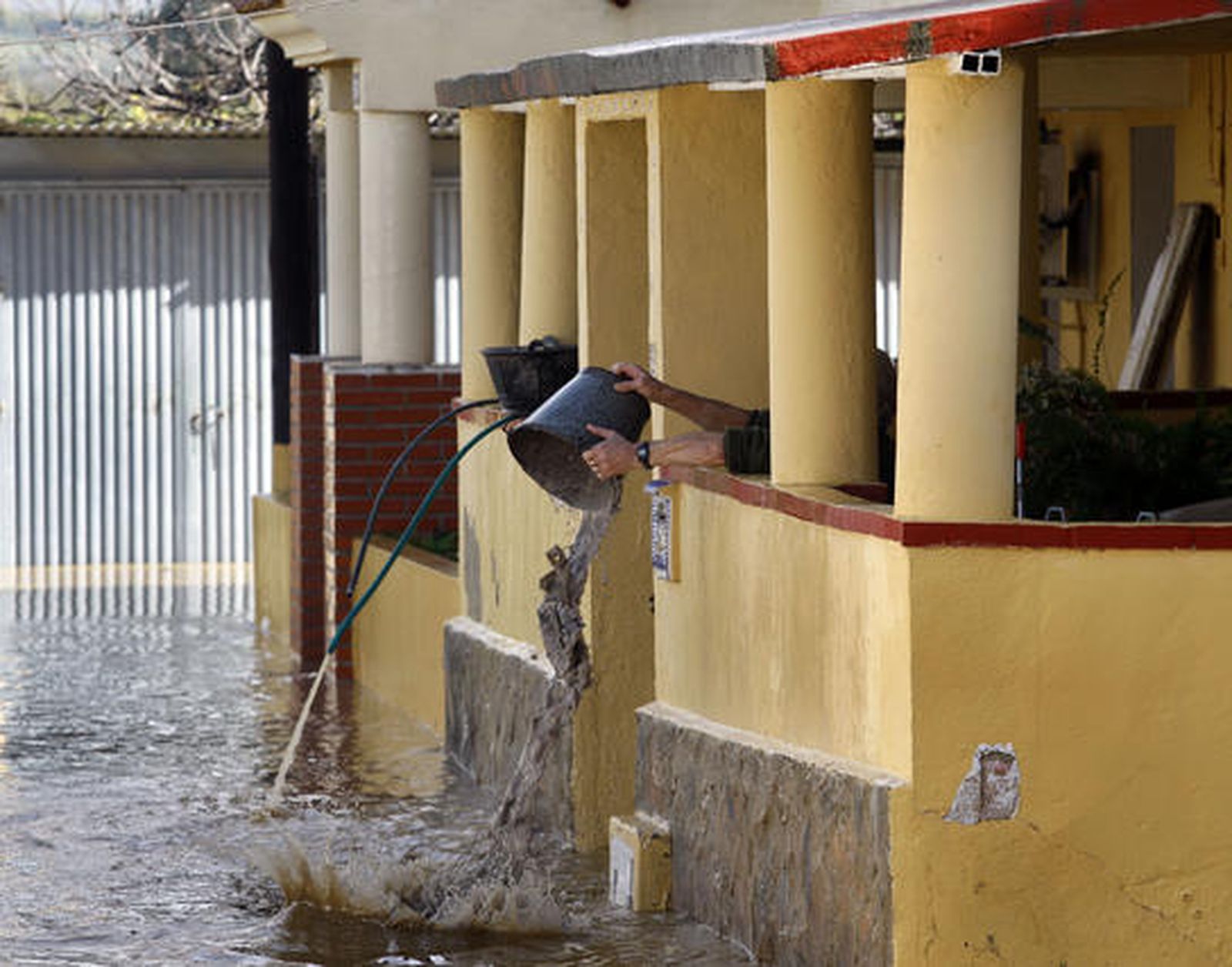 Inundaciones en el valle del Guadalhorce a la altura de la barriada de Doñana.

Foto: Migue Fernández, Sergio Camacho, Agencias