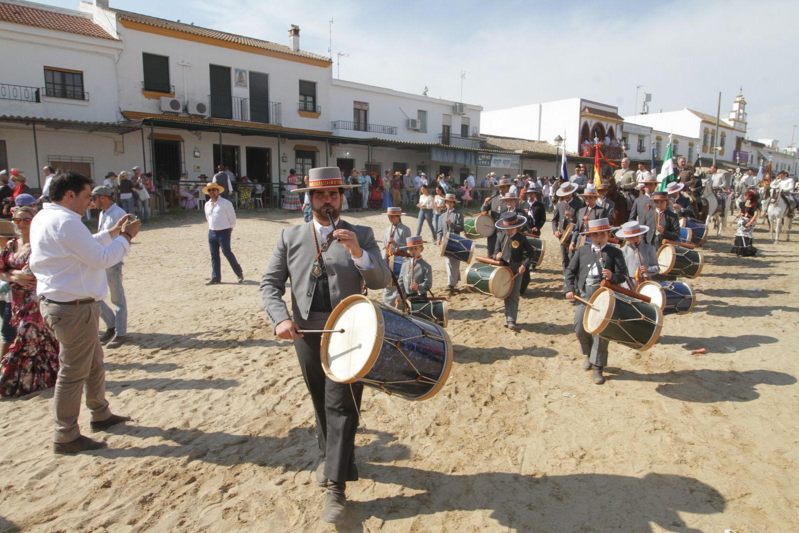 Imágenes de la presentación de la Hermandad de Emigrantes