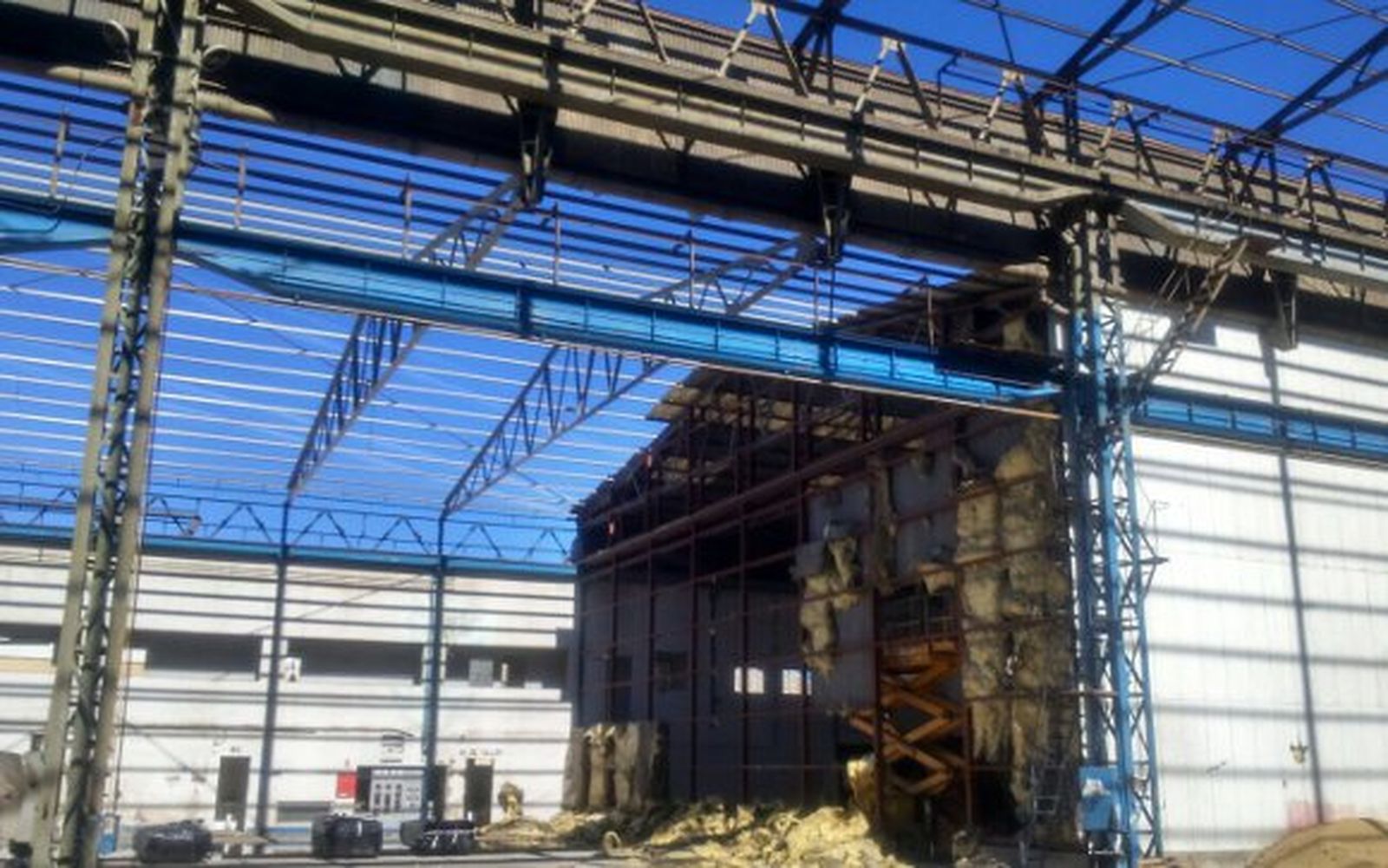 El derribo de los antiguos Talleres Faro, muy avanzado