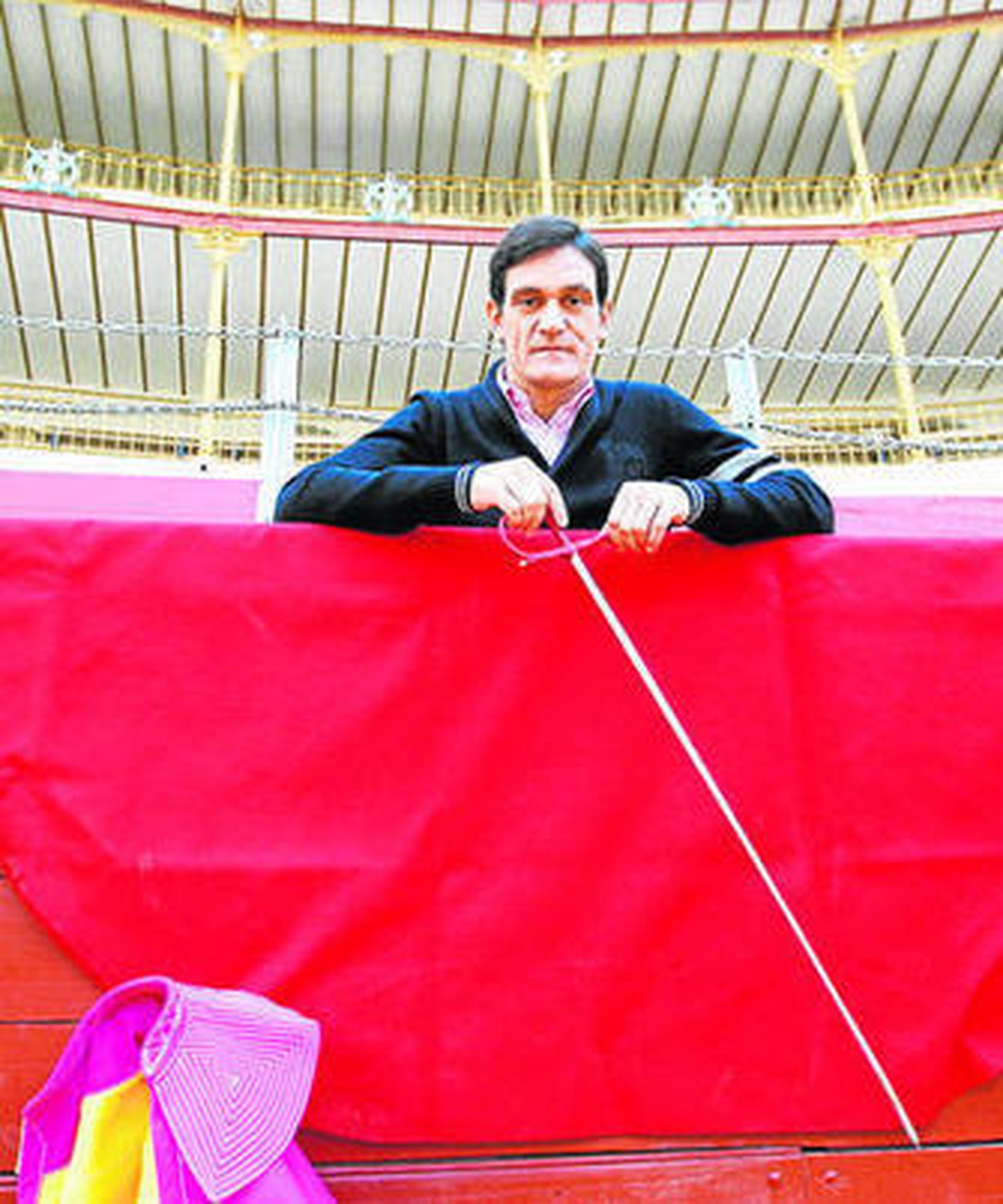 Francisco Torres Jerez, con los trastos, en la plaza de toros de Almería