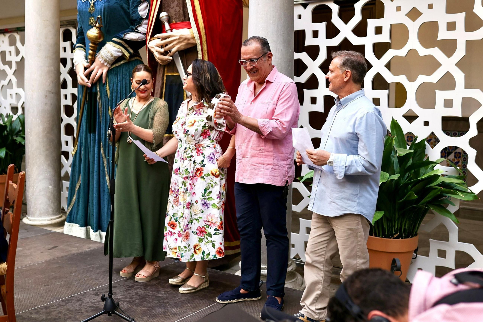 Las mejores imágenes del pregón que marca el inicio de "los días más grandes de Granada"
