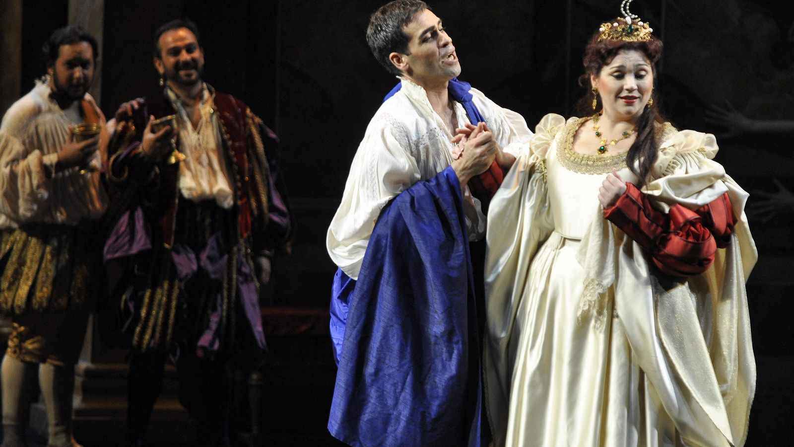 Mariola Catarero y Juan Jesús Rodríguez, en la ópera Rigoletto en 2013