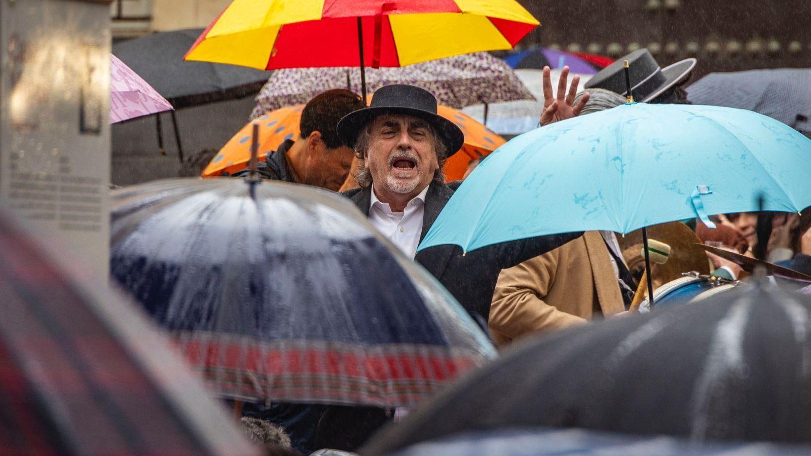 Selu cantando con su chirigota en el Oratorio San Felipe.