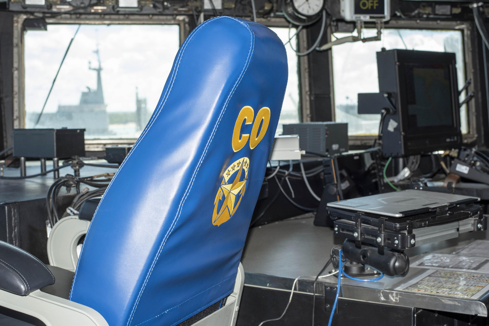 Las imágenes del 'USS Paul Ignatius', el nuevo buque del escudo antimisiles que ya está en la Base de Rota