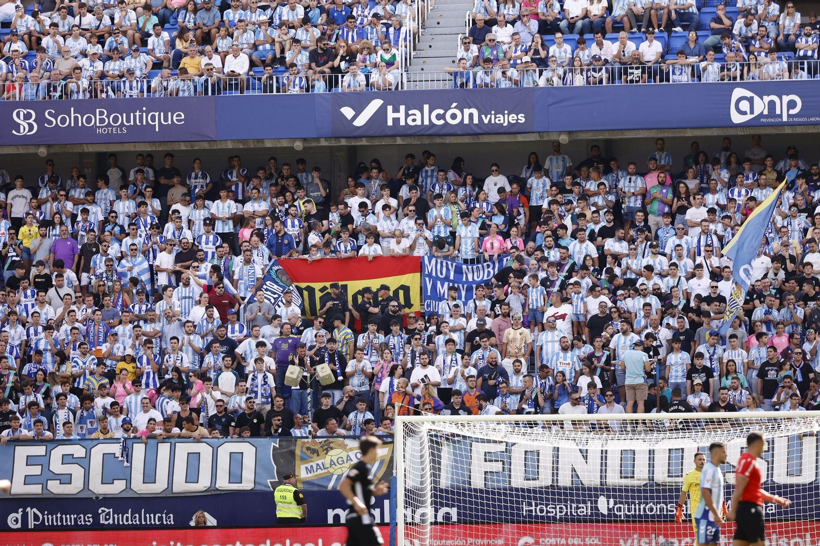Búscate en las gradas de La Rosaleda durante el Málaga-Andorra