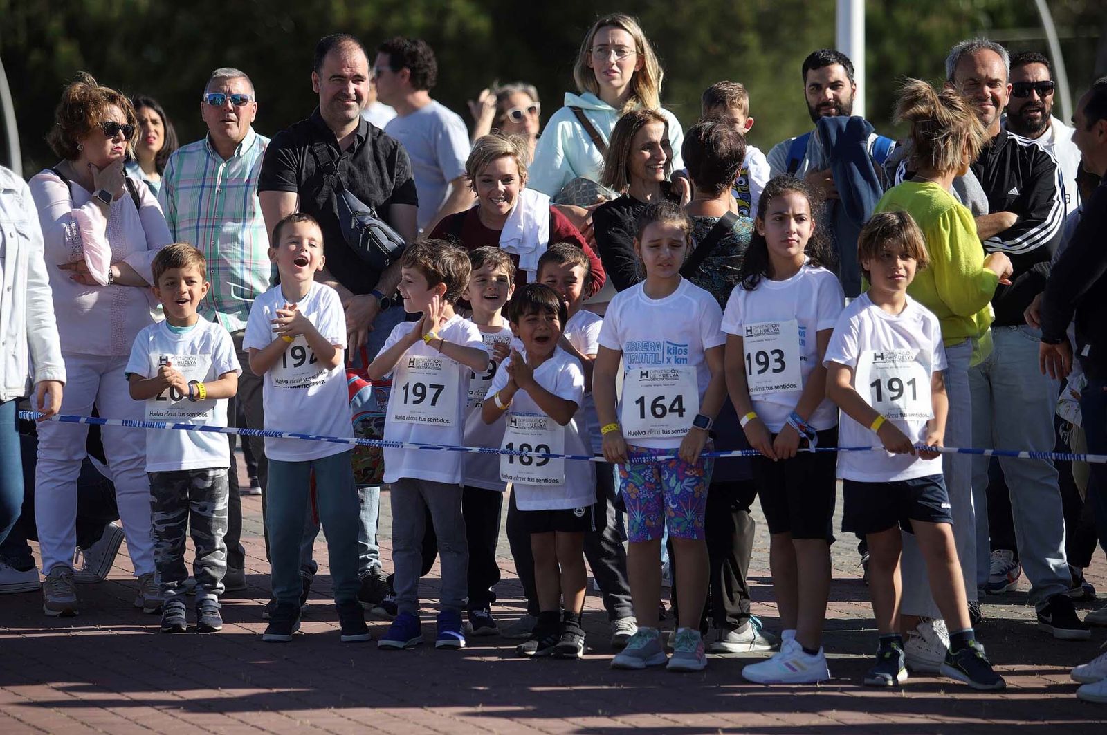 Imágenes de la carrera infantil previa a la "10K Puerta del Descubrimiento"