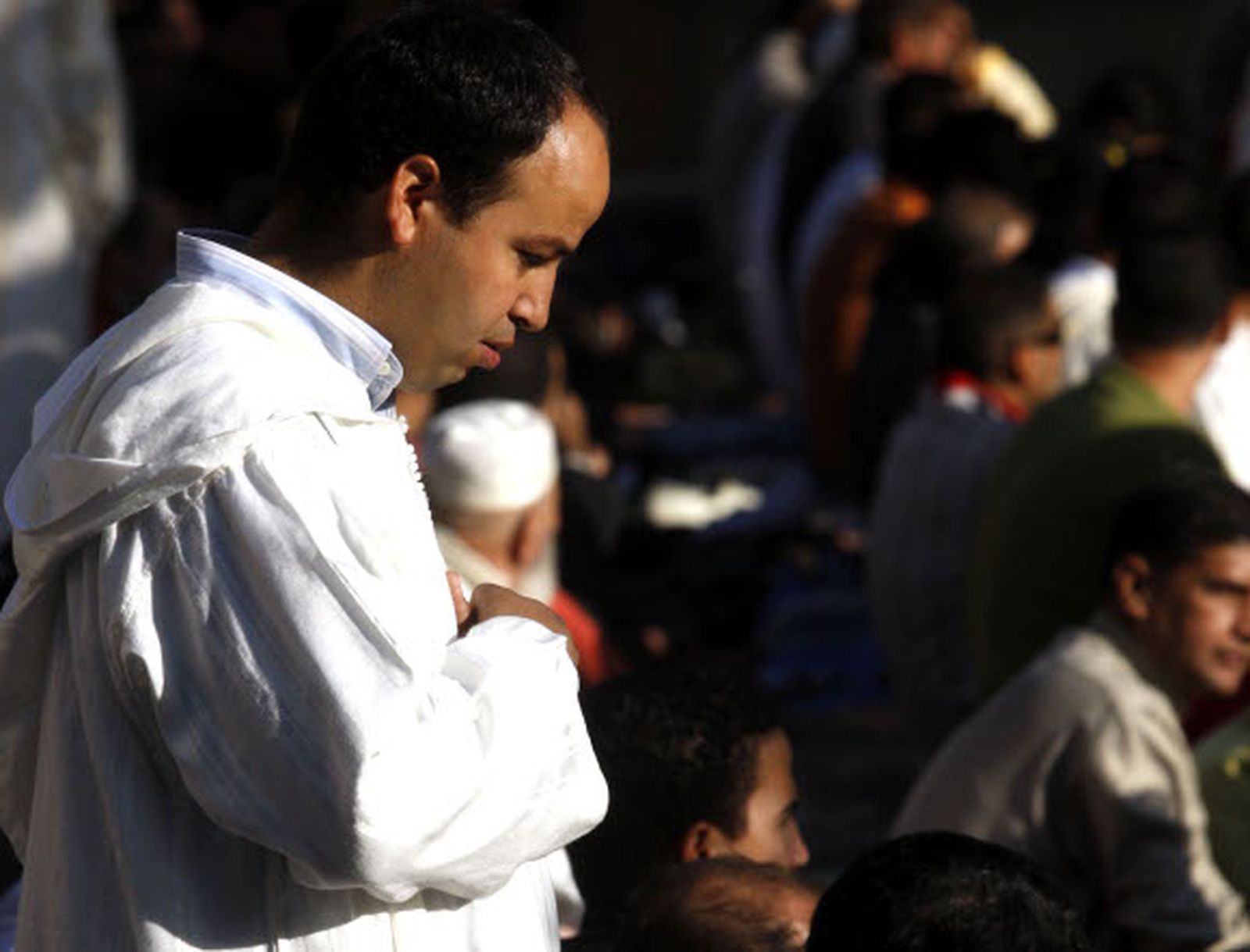 Medio millar de fieles participan en Granada en rezo que pone fin al Ramadán