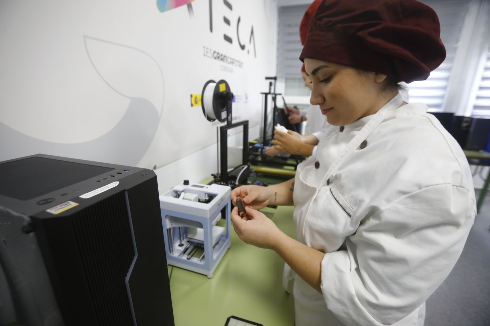 El restaurante y las cocinas del instituto Gran Capitán de Córdoba, en imágenes