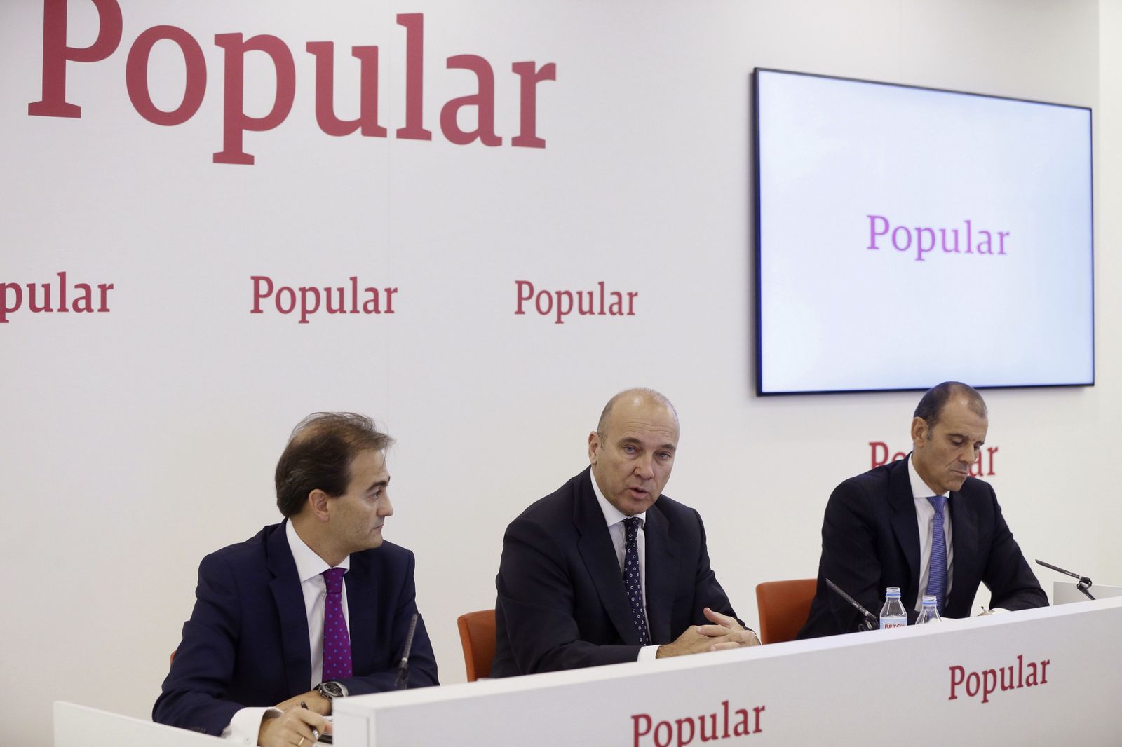 Pedro  Larena (c), acompañado por Javier Moreno y Carlos Balado.