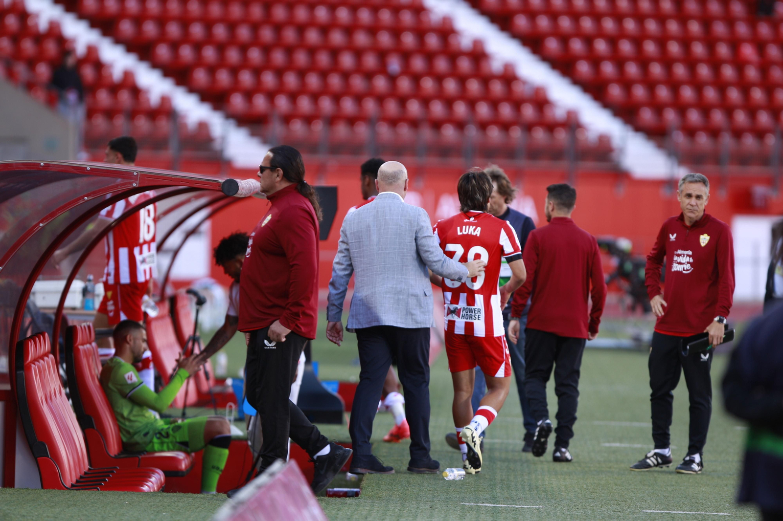 Las imágenes del triste descenso de la UDA ante el Getafe