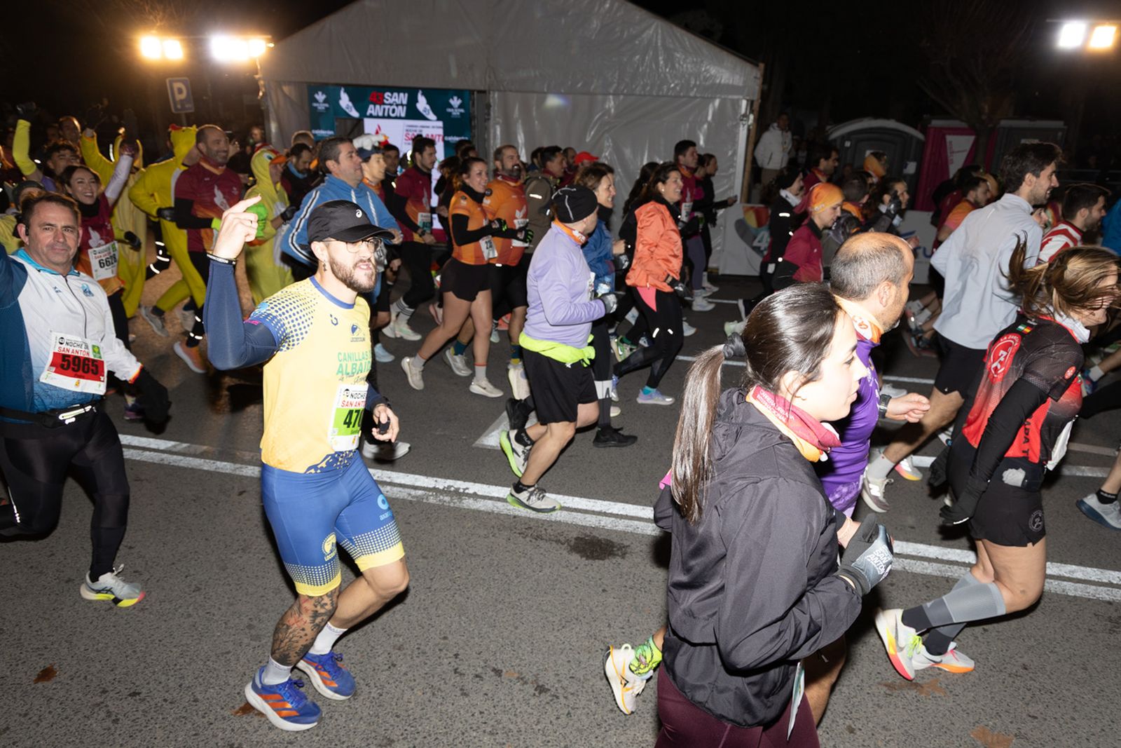 Encuéntrate en la salida de la Carrera de San Antón 2026, en imágenes (3)