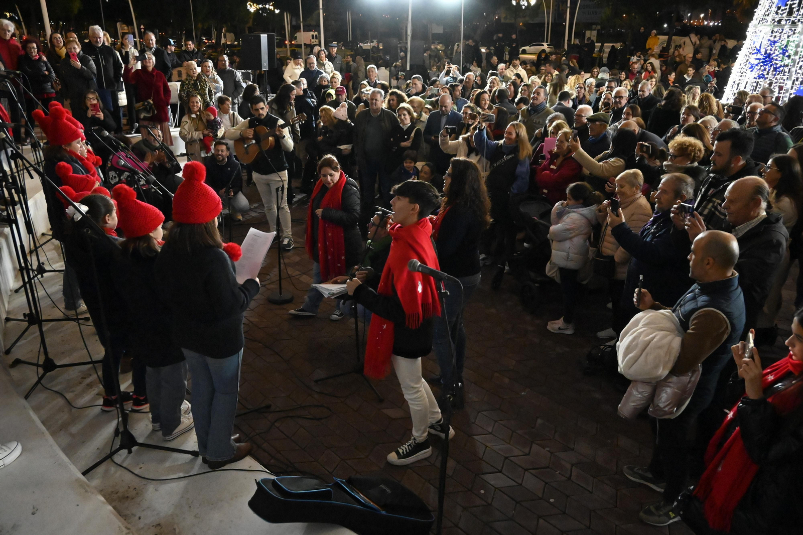 Alumbrado del Puerto de Huelva, en imágenes