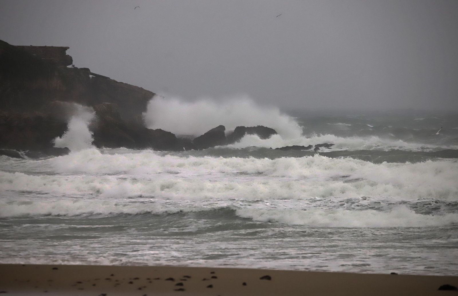 La borrasca Ingrid deja su huella en Tarifa, en imágenes