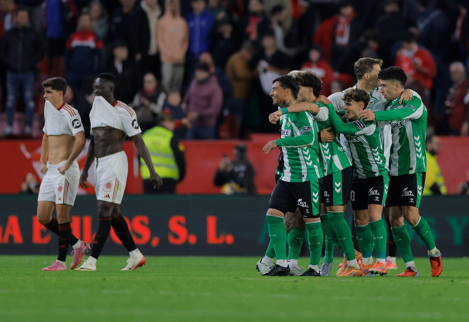 Sevilla-Betis, Betis win 2-0.
