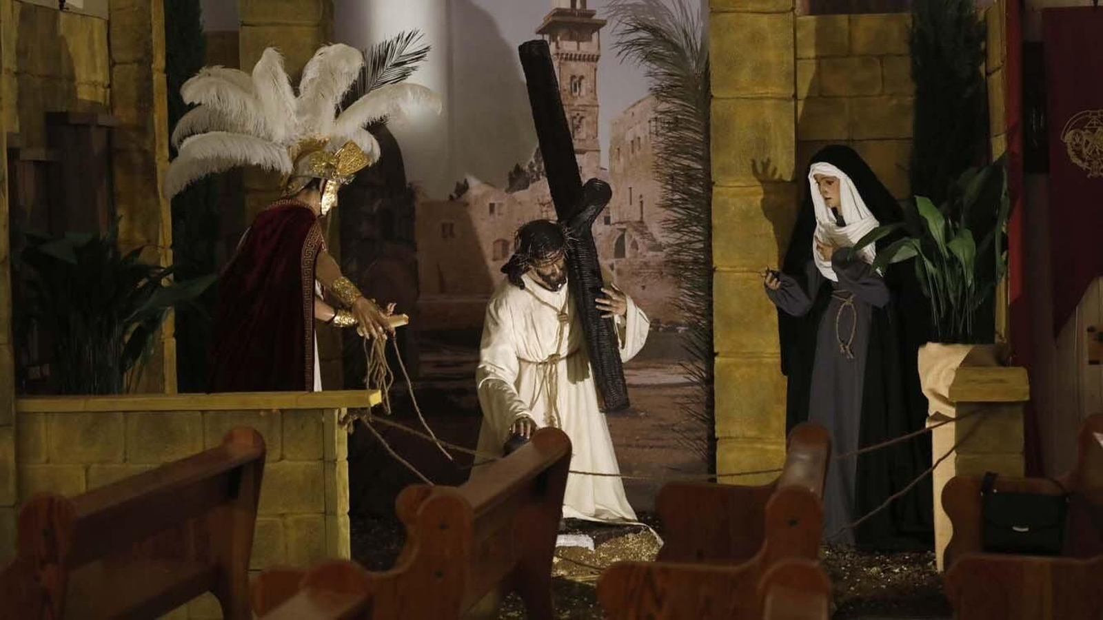 Fotos del Jueves Santo en Algeciras: Tres Caídas, Nazareno y Cristo de la FE