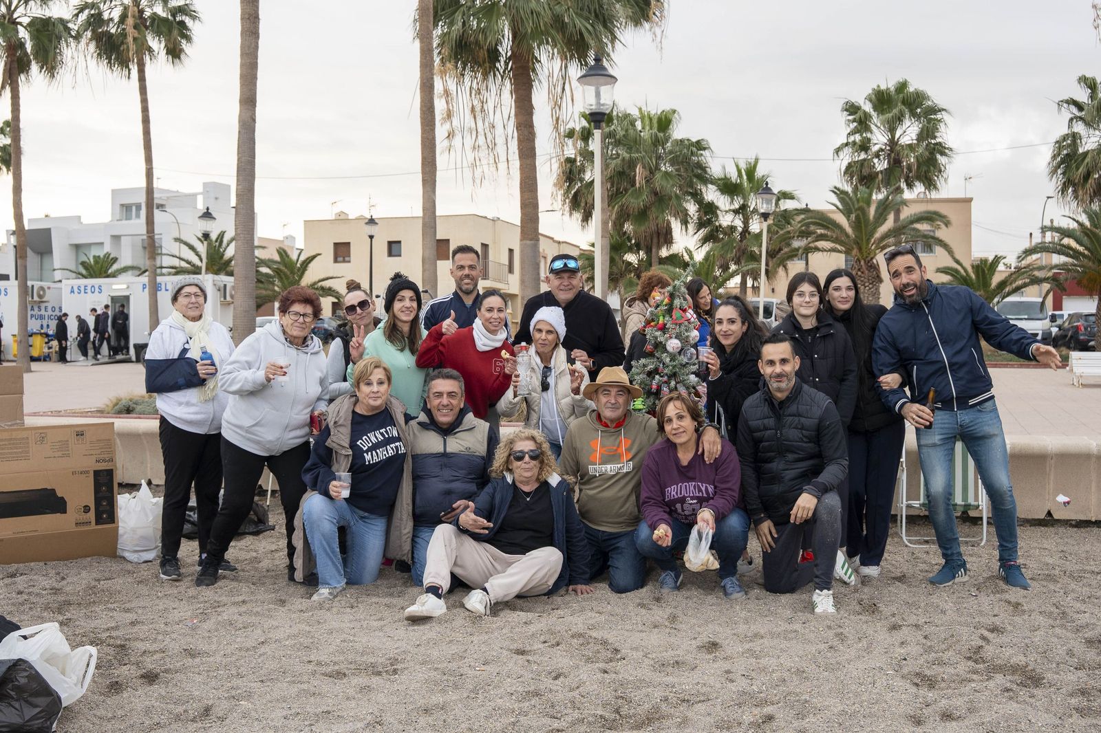 Las moragas reúnen a miles de personas en Roquetas para celebrar el final de año