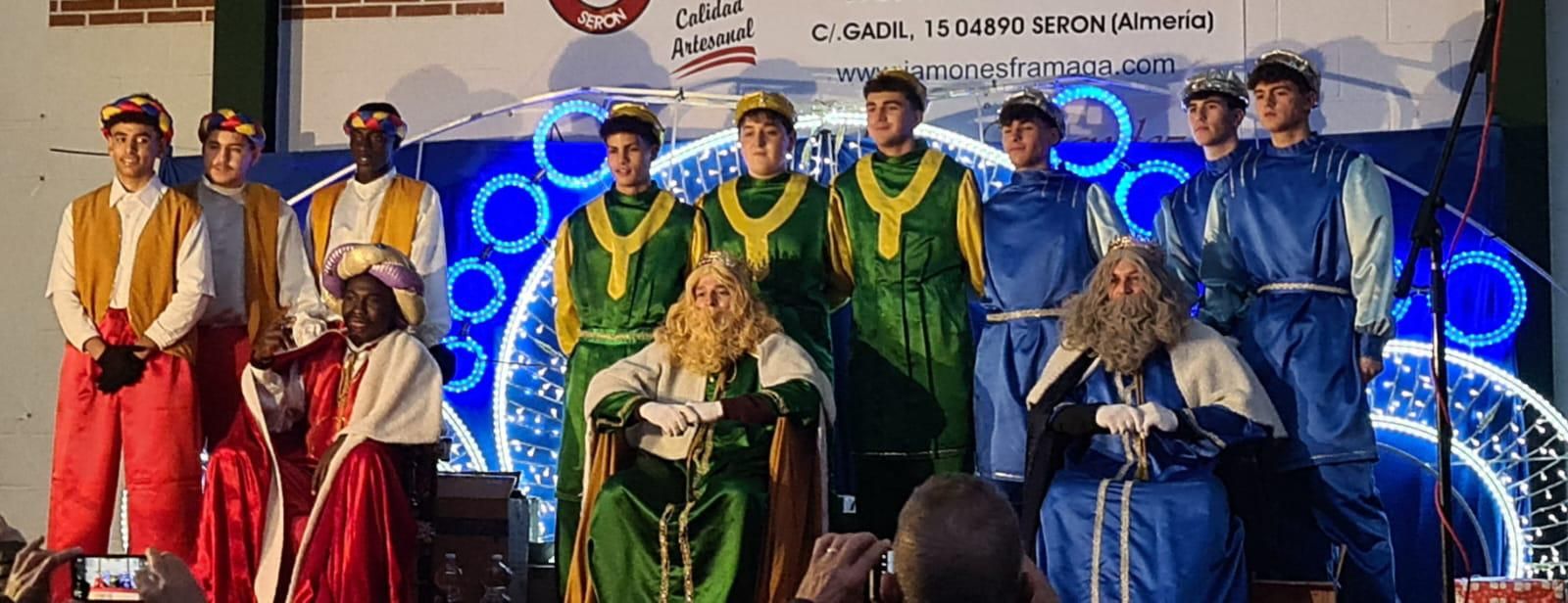 Serón disfruta de la llegada de los Reyes Magos en el Pabellón Municipal y en la residencia de mayores