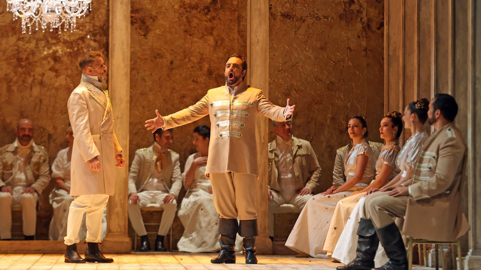 Imágenes de la ópera 'Don Gil de Alcalá' en el Teatro Villamarta de Jerez