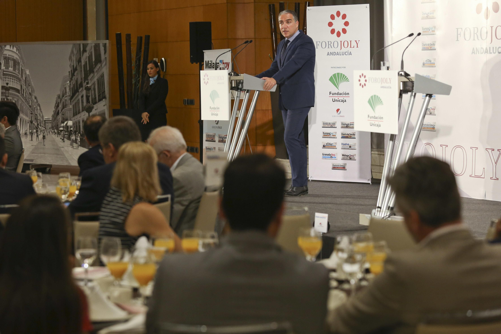 Las imágenes del Foro Joly con Elías Bendodo