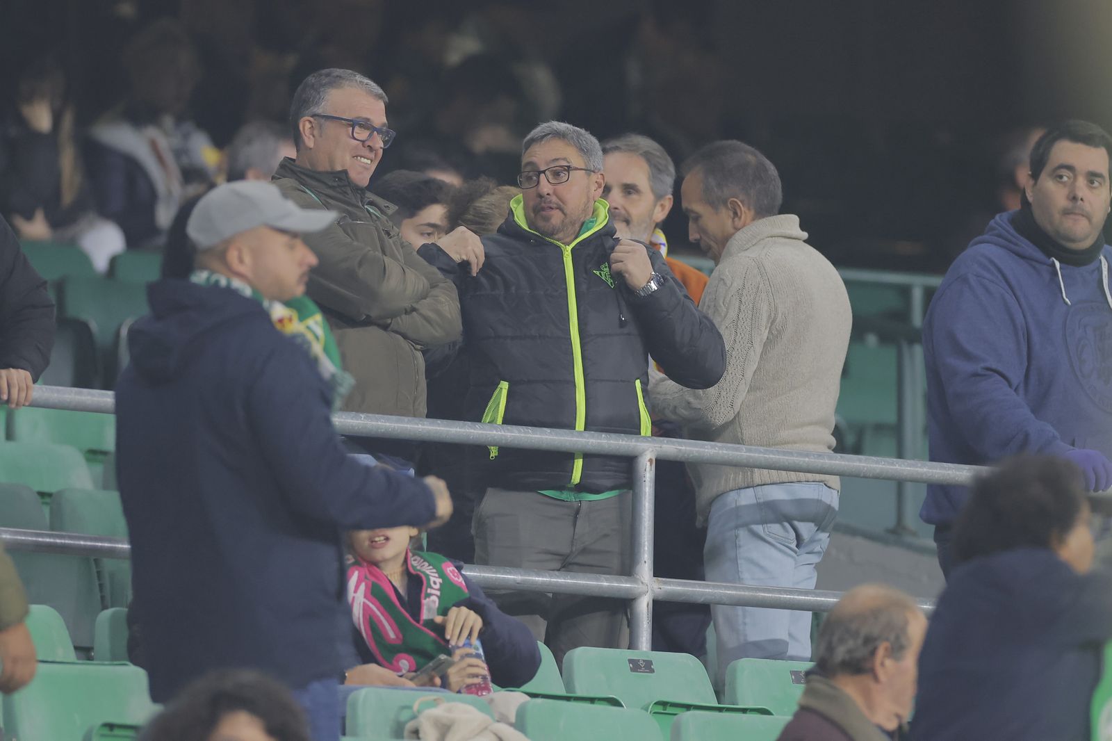 Búscate en las fotos del Betis-Las Palmas