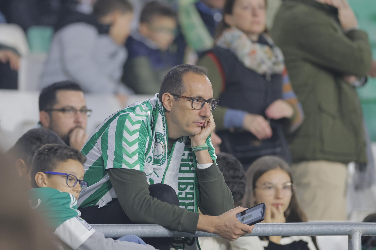 Búscate en las fotos del Betis-Las Palmas