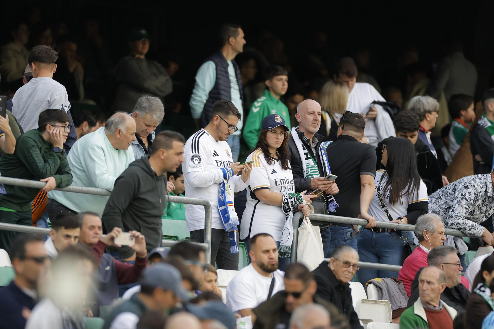 Búscate en las fotos del Betis - Real Madrid