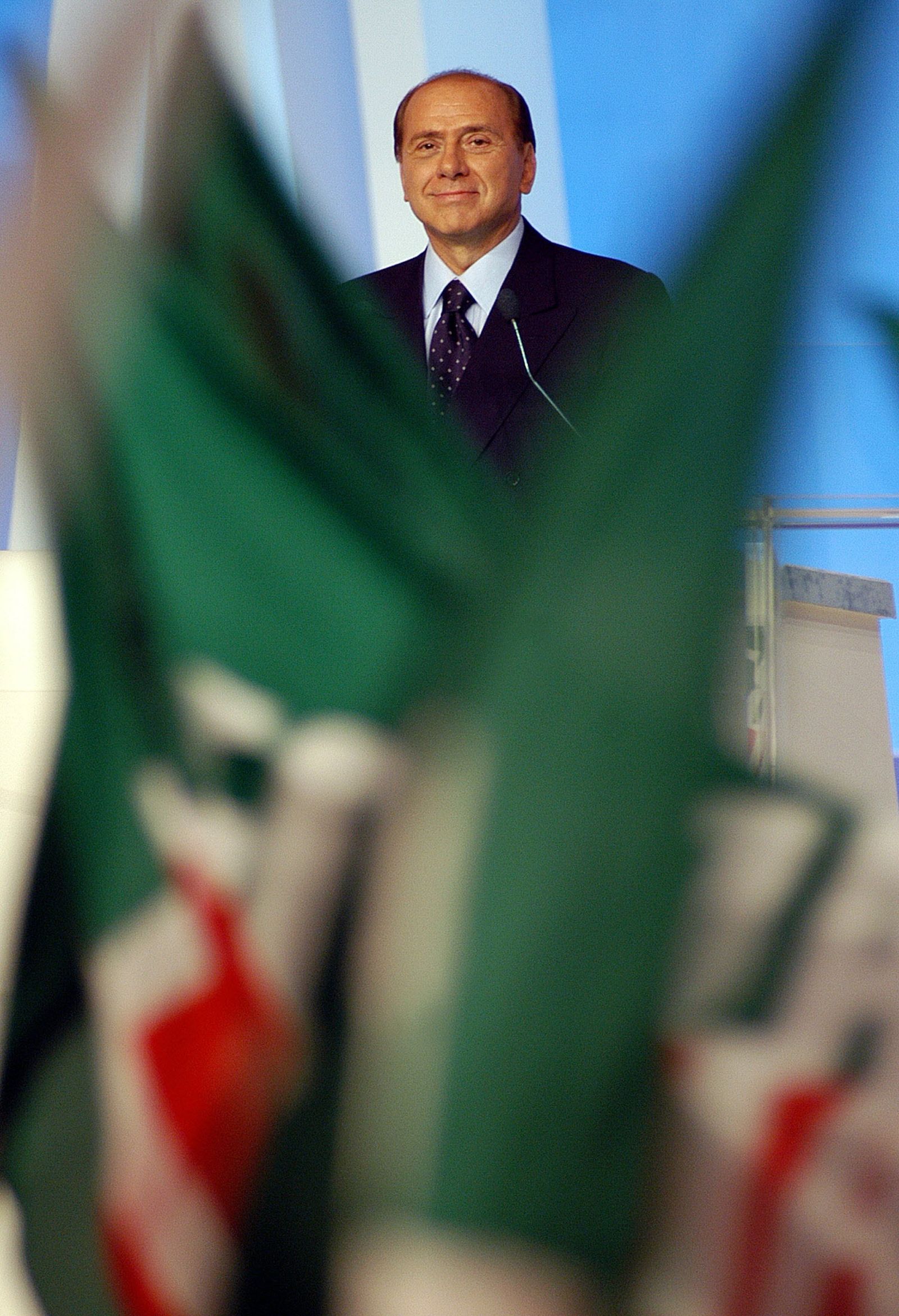 Silvio Berlusconi en un acto electoral en el año 2008