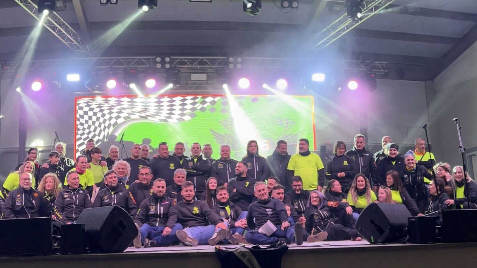 Premios en la concentración motera.