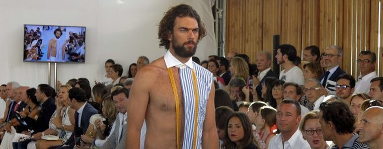 Desfile del la firma española Altona Dock de la colección primavera-verano 2015. EFE/Isabel Peláez