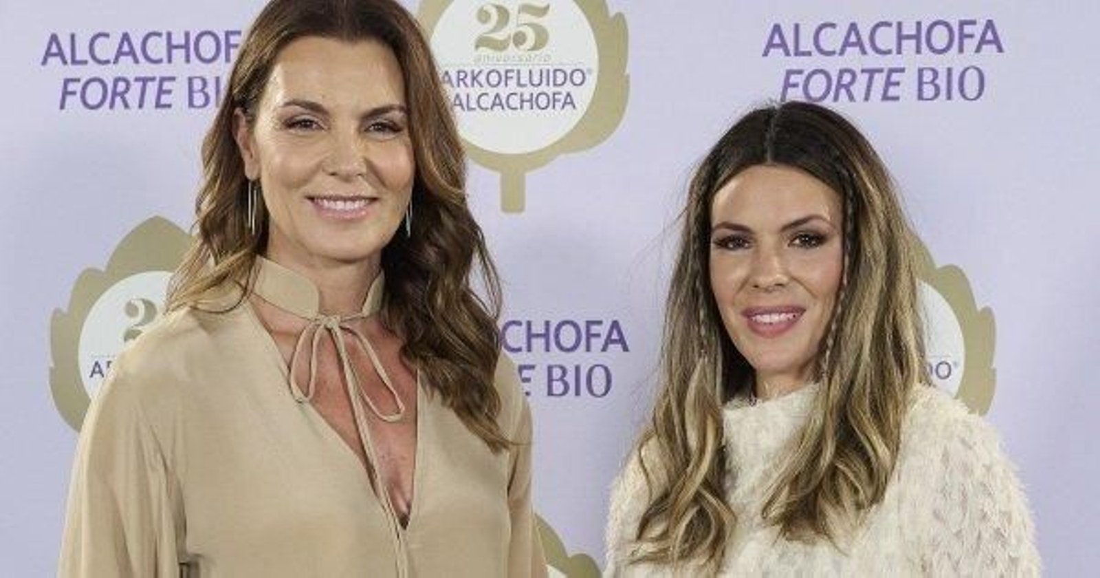 Mar Flores y Laura Matamoros.