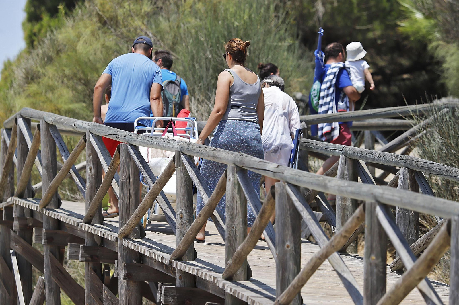 Las imágenes de la jornada de domingo en las playas de Huelva