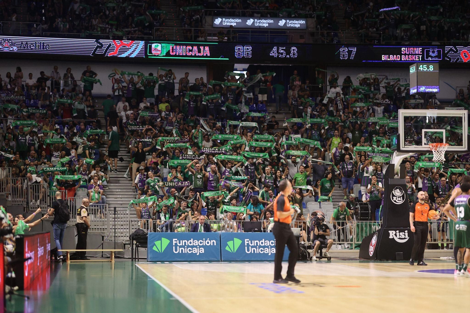 Búscate en el Carpena durante el Unicaja - Bilbao Basket