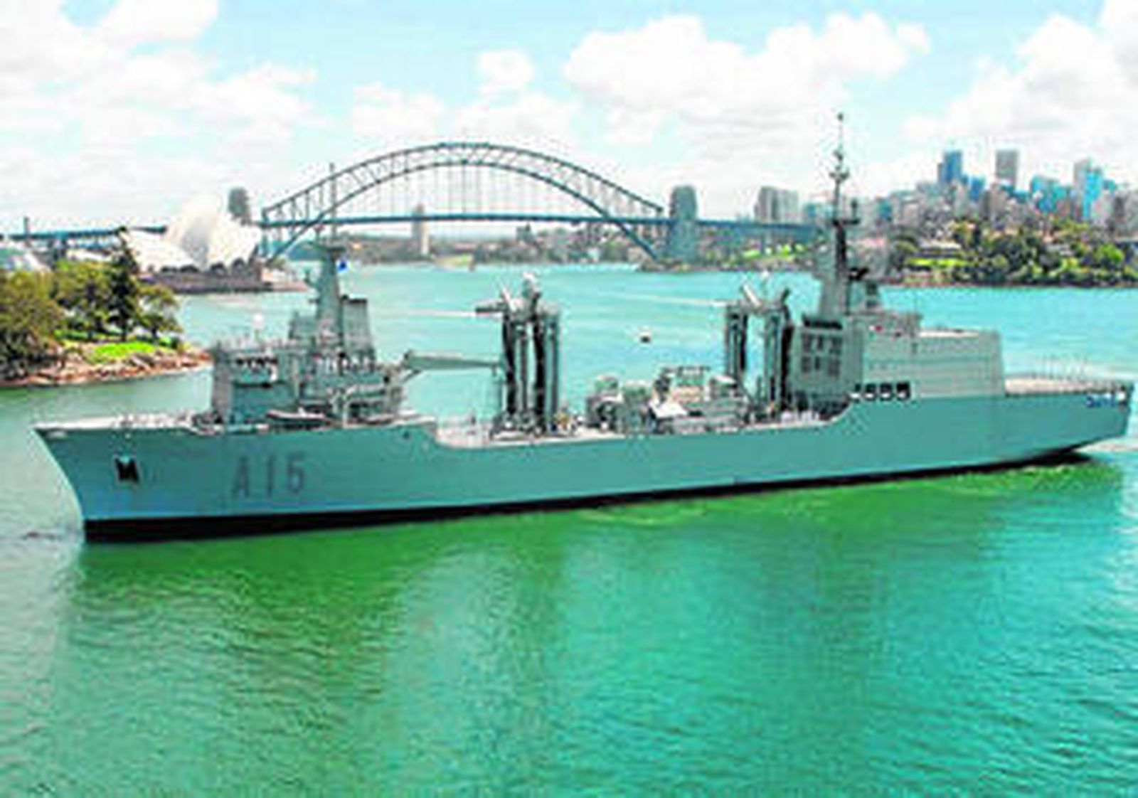 El BAC 'Cantabria', durante su estancia en Australia el pasado año.