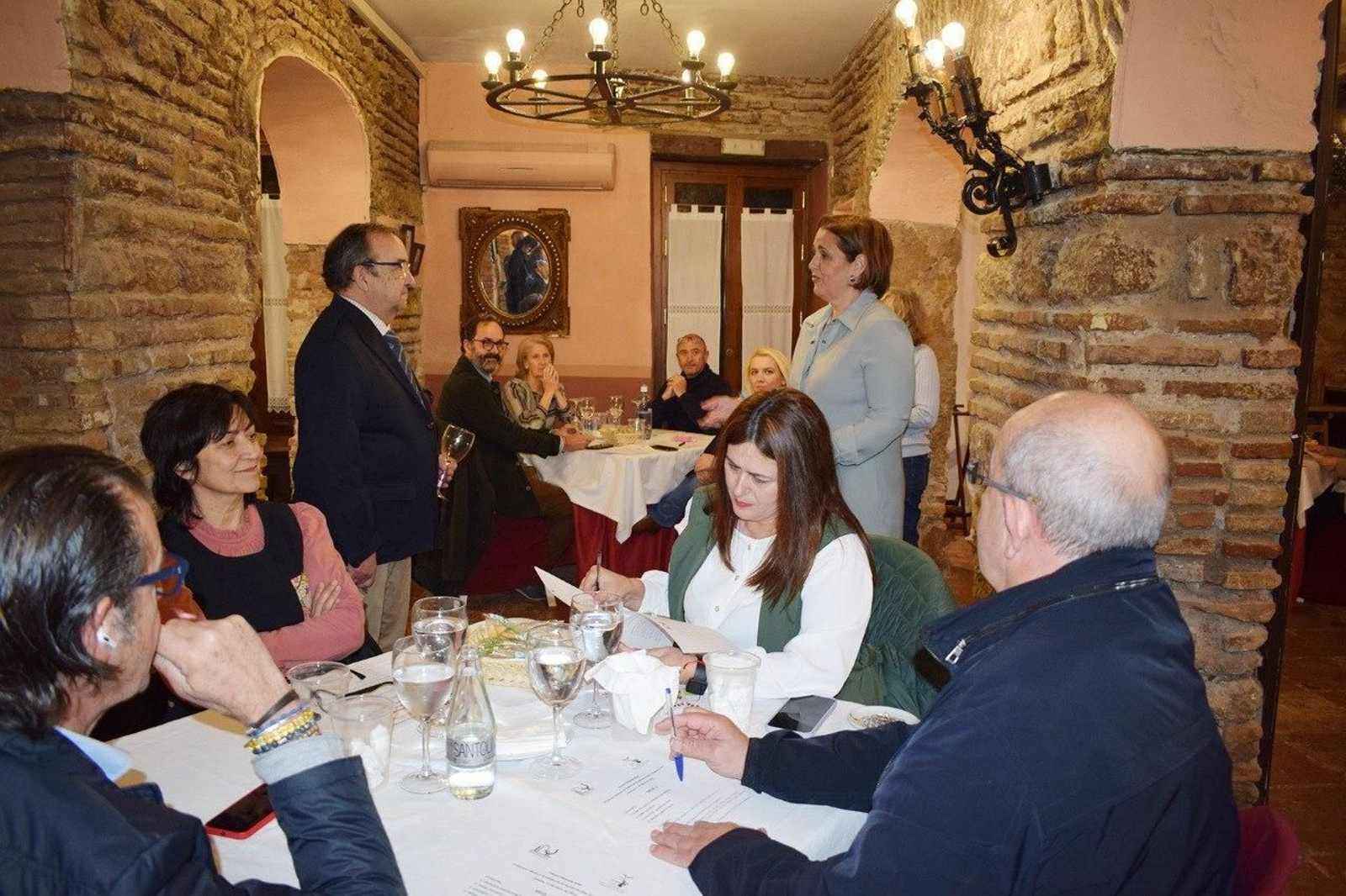 El jurado y la organización, en una edición pasada de los Premios Mezquita. El jurado y la organización, en una edición pasada de los Premios Mezquita.