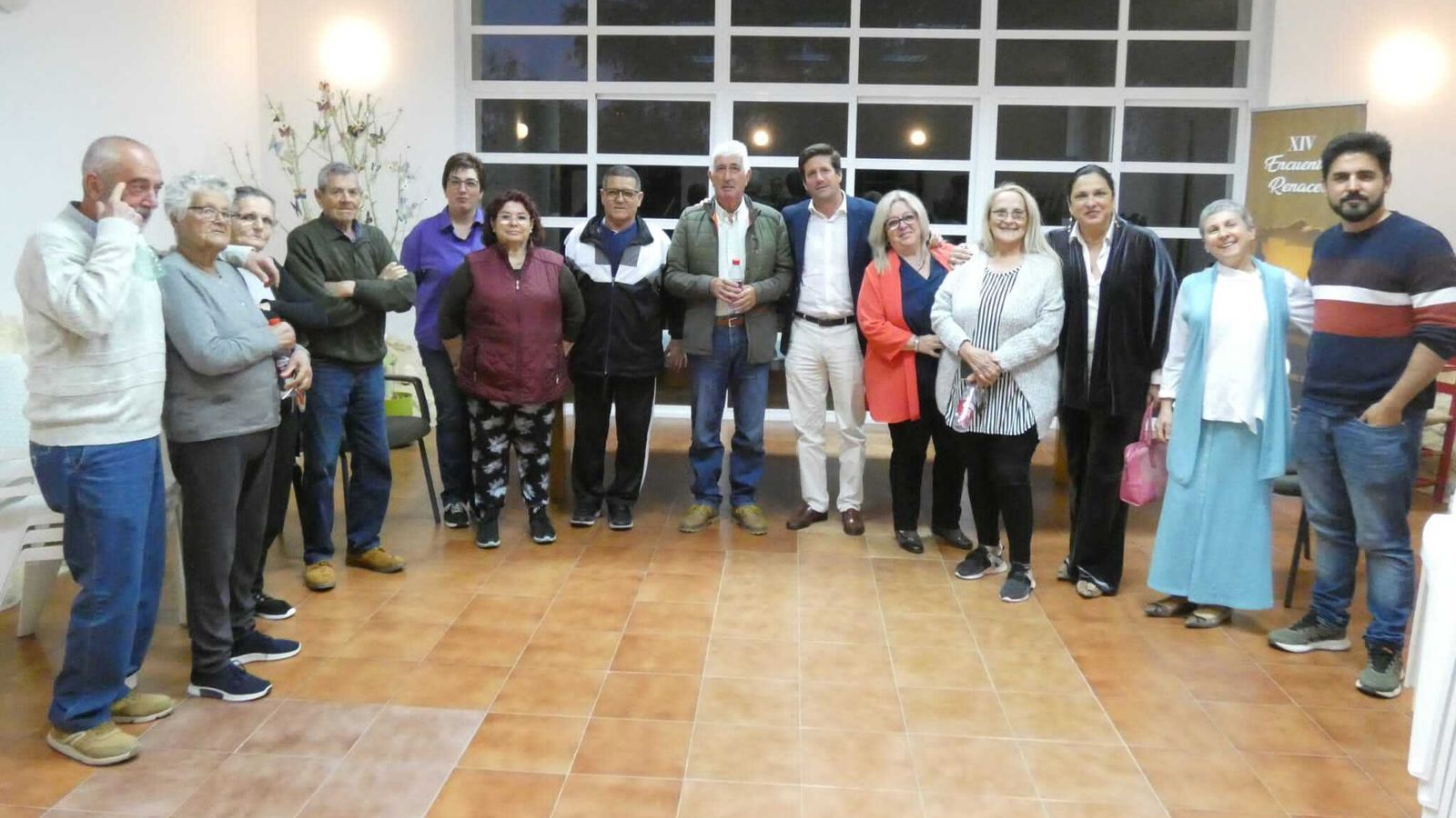 García de Longoria junto a los vecinos del Conquero.