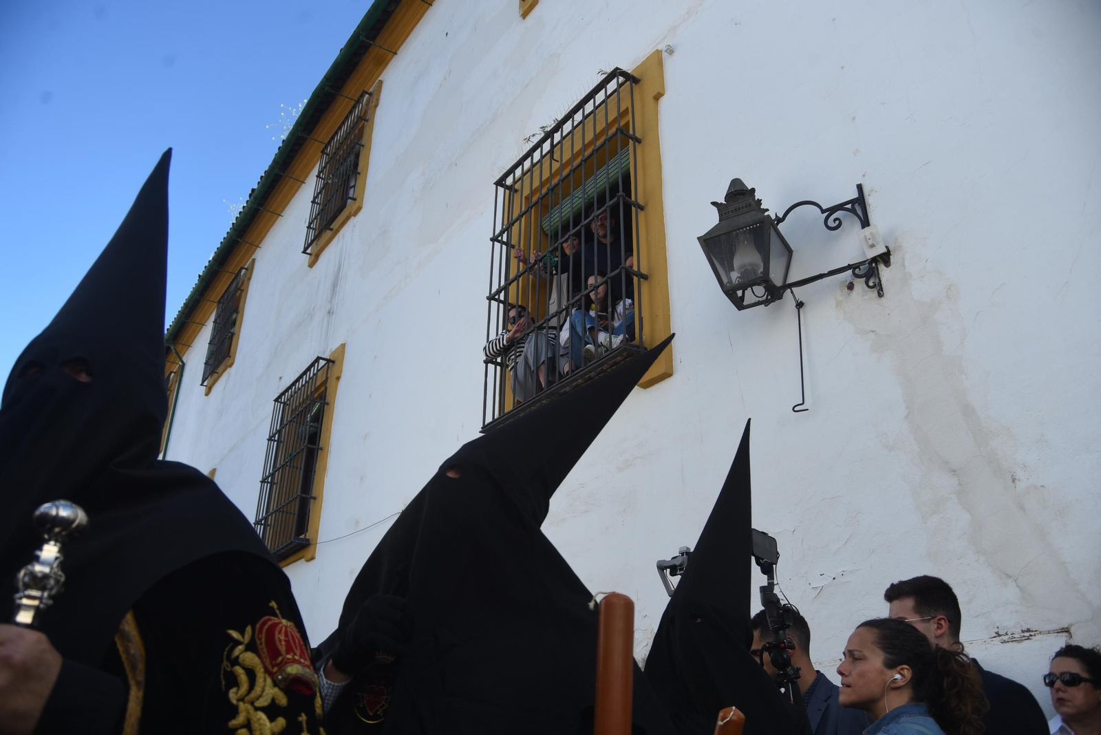 La procesión de los Dolores en este Viernes Santo de Córdoba, en imágenes