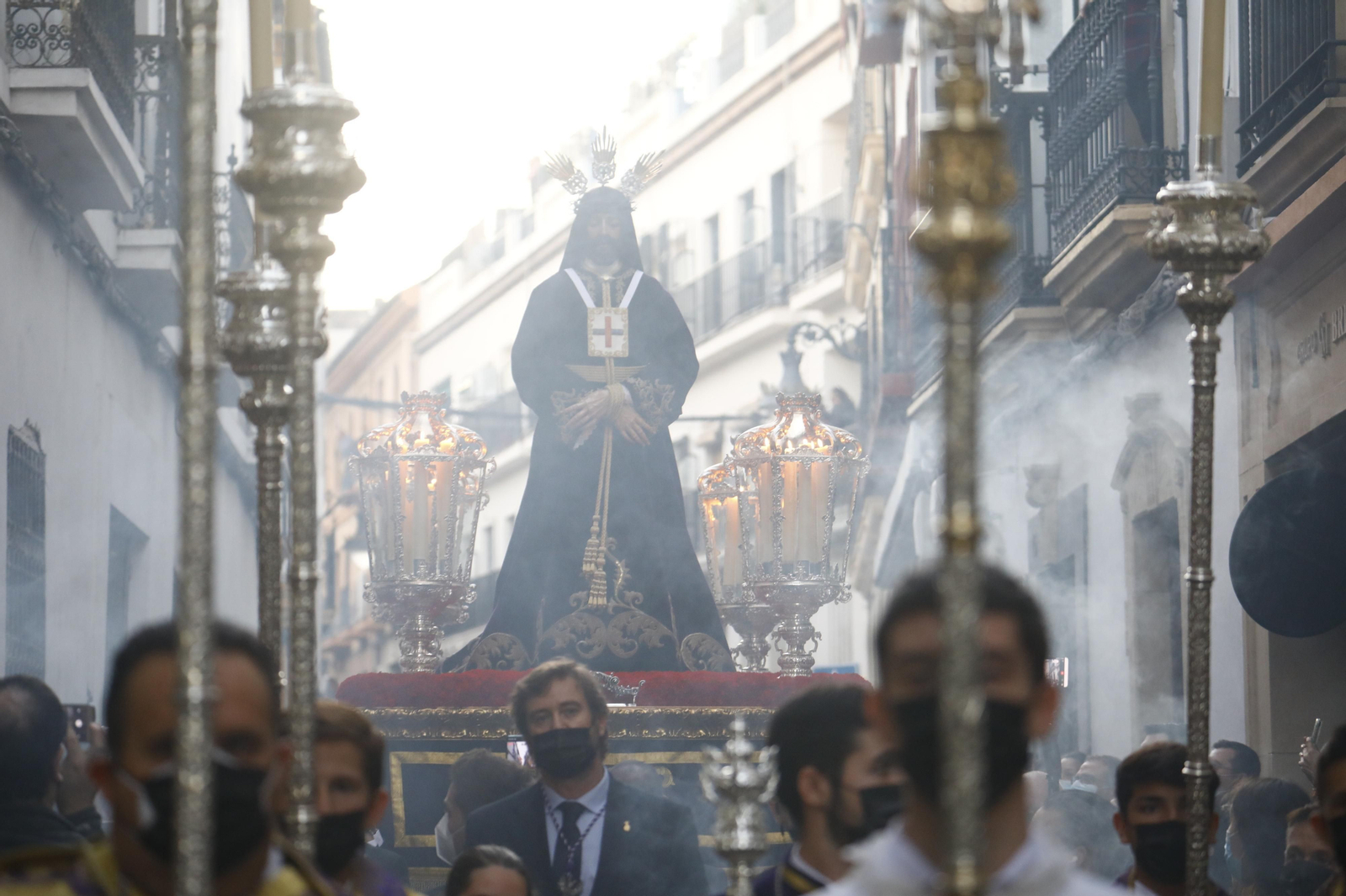El traslado de Nuestro Padre Jesús Nazareno Rescatado, en imágenes