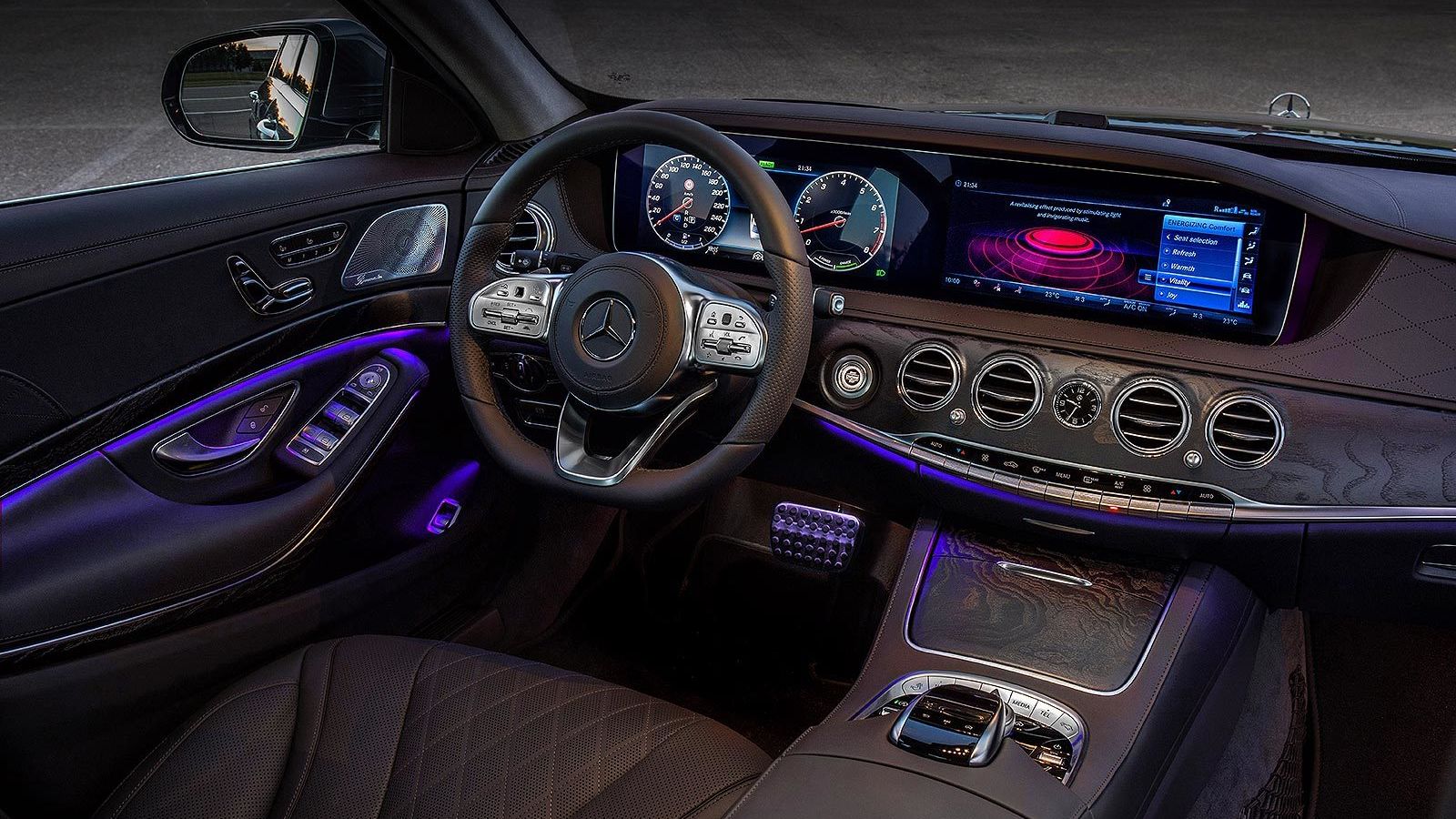 Las dos pantallas de 12,3 pulgadas son muy llamativas.